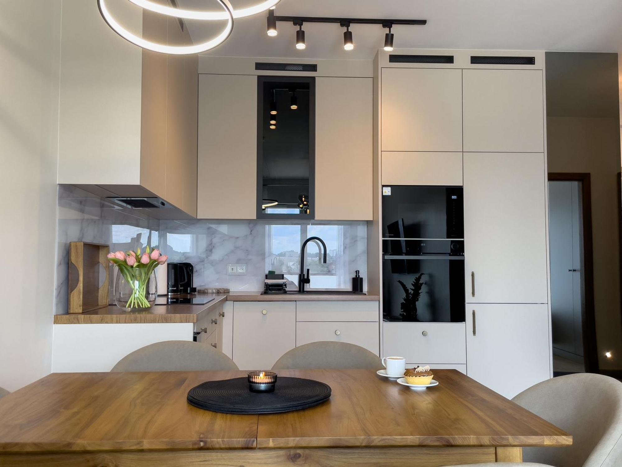 Urban Global Premium, 5th Floor No 03, Free Garage, Self Check-in * Katovice